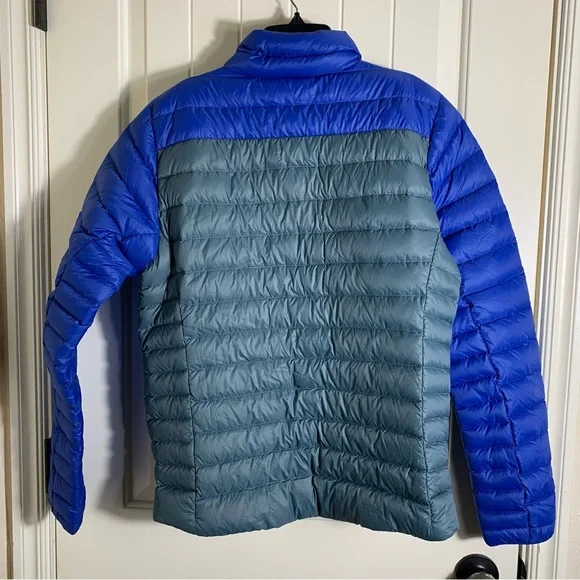 Patagonia NWT Men's Down Blue and Gray Puffer Jacket Size Small